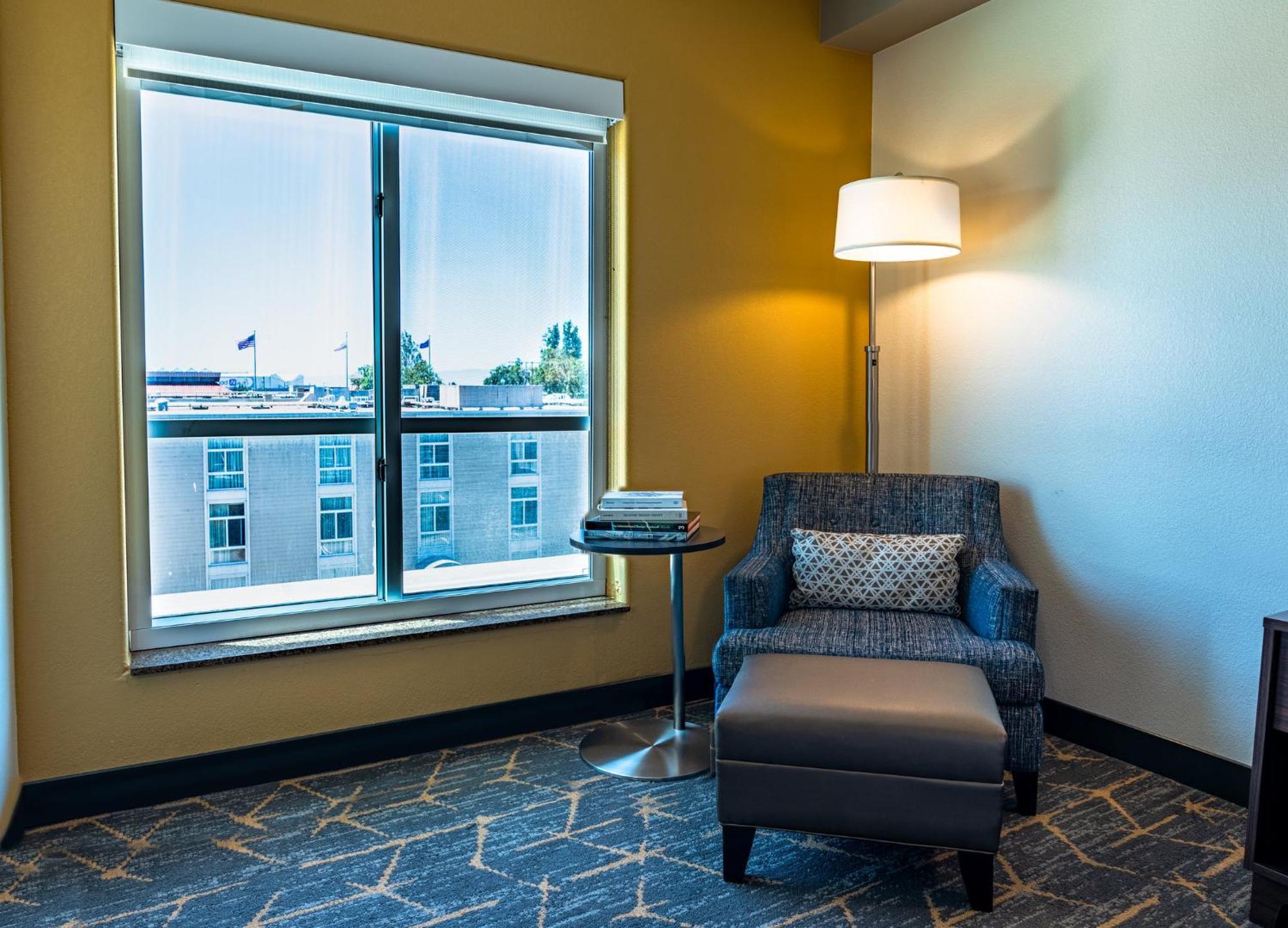 Holiday Inn Oakland Airport By Ihg מראה חיצוני תמונה