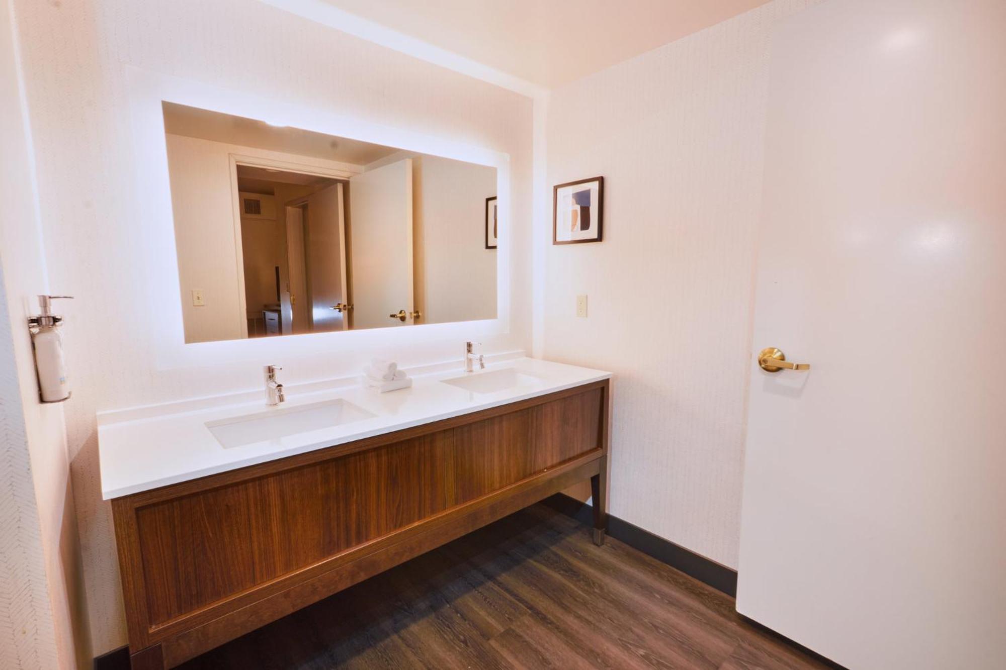 Holiday Inn Oakland Airport By Ihg מראה חיצוני תמונה